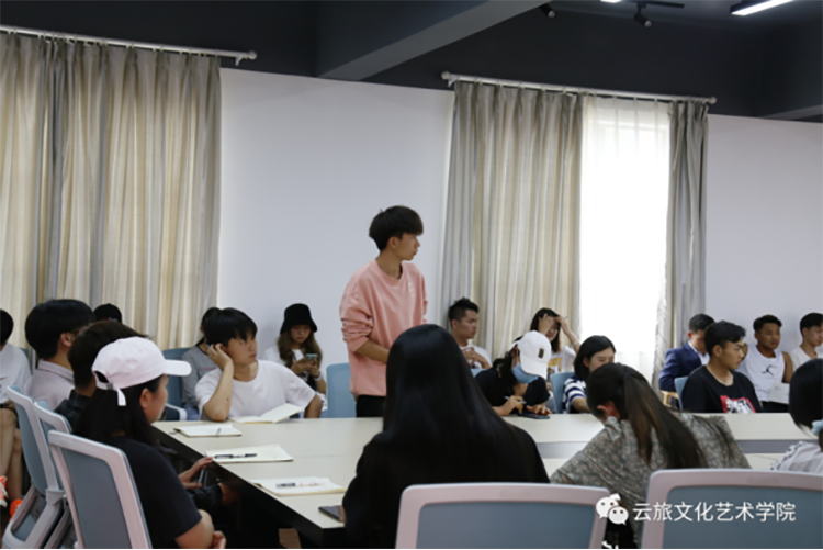 文化艺术学院召开期中教学座谈会,深入了解学生学习生活方方面面295.png