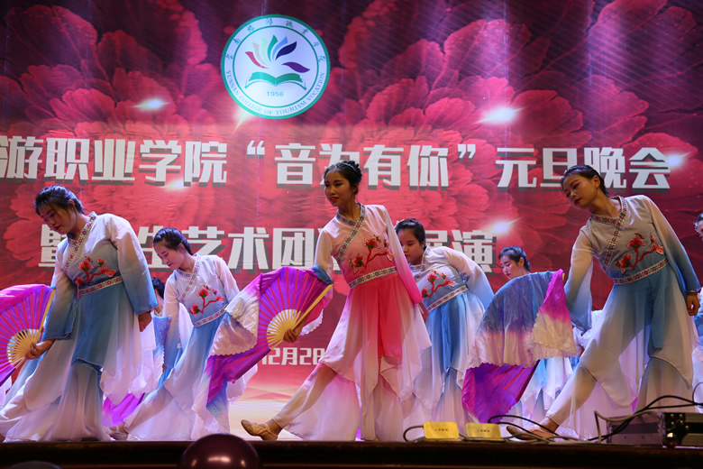 0Y8A8724.JPG 0Y8A8724.JPG