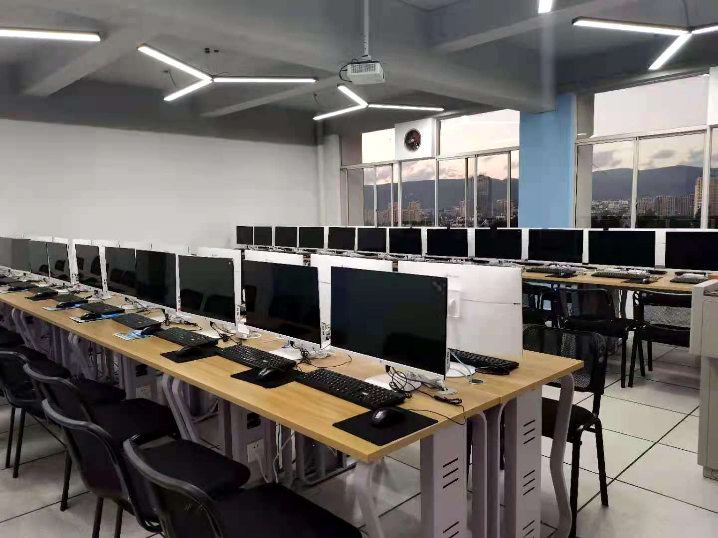 图片2.png 图片2.png