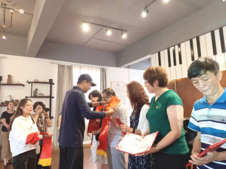 桃李满天下,难忘恩师情(1)212.png 桃李满天下,难忘恩师情(1)212.png