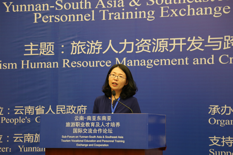 美国-孟芳.JPG 美国-孟芳.JPG