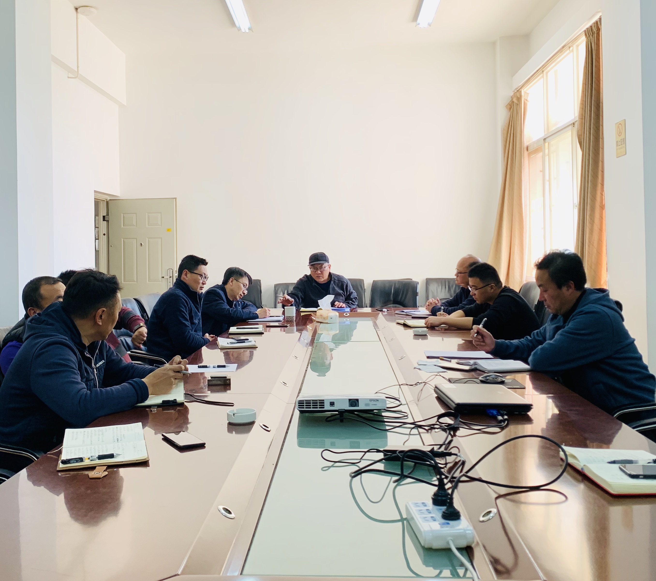 会议.jpg 会议.jpg