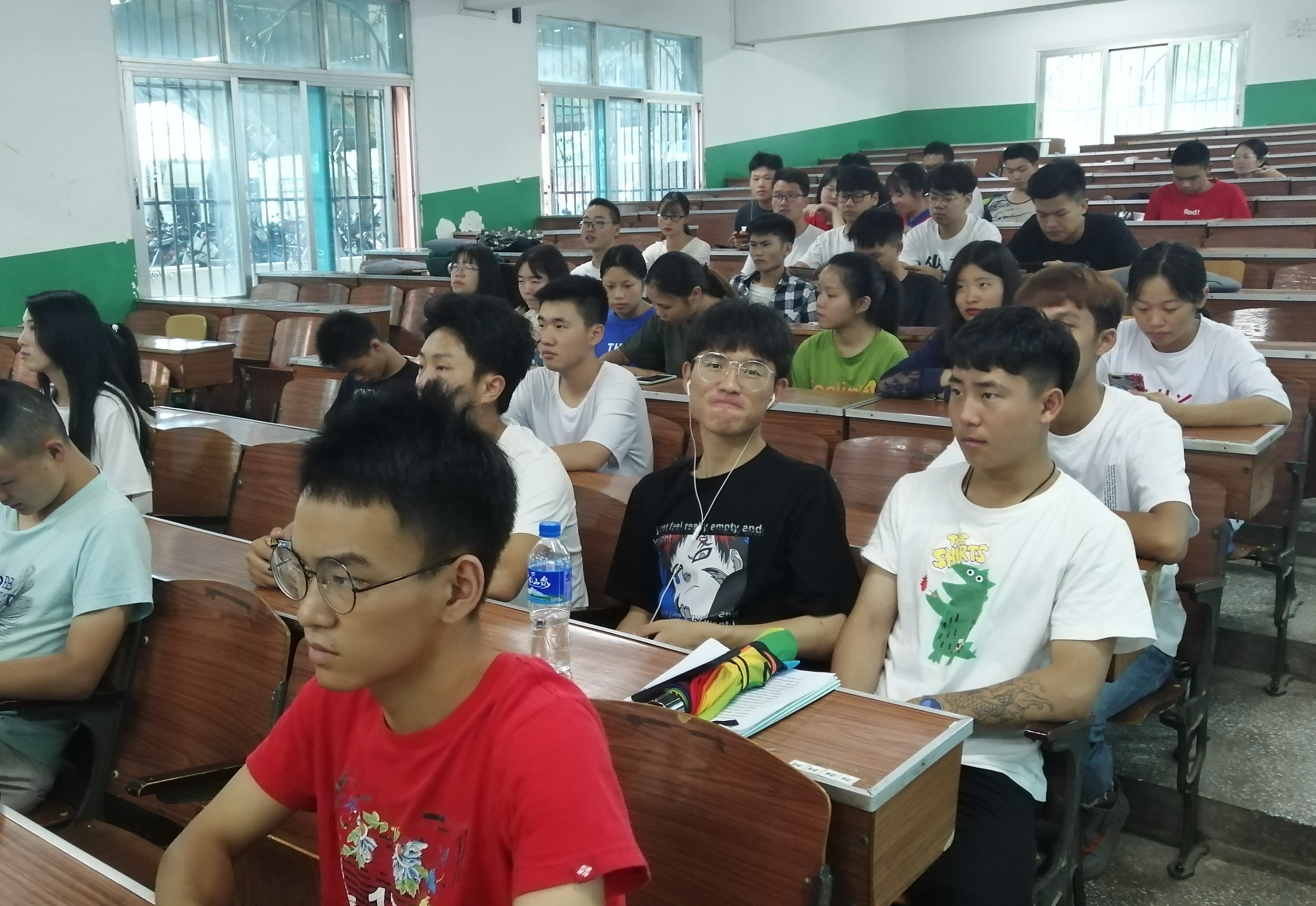 观影3.jpg 观影3.jpg