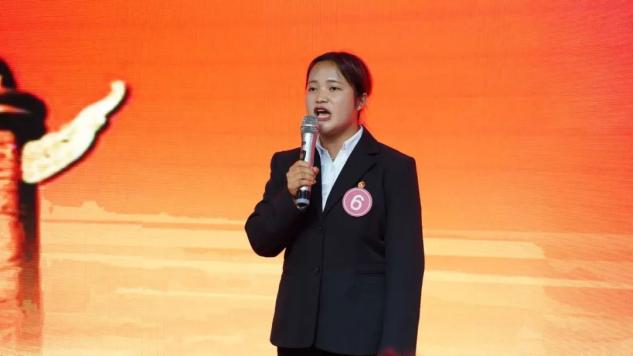 演讲2.jpg 演讲2.jpg