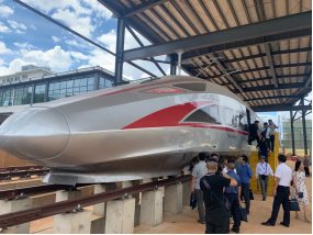 伟德参加云南轨道交通职业教育集团成立大会391.png 伟德参加云南轨道交通职业教育集团成立大会391.png