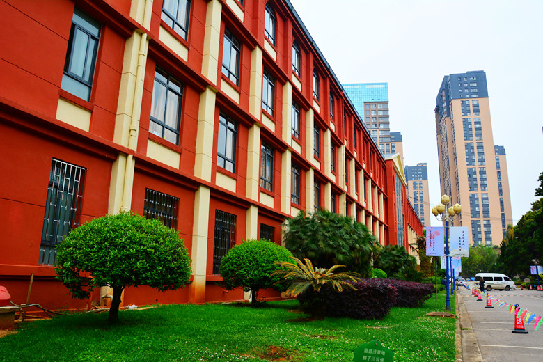 校园景.jpg 校园景.jpg