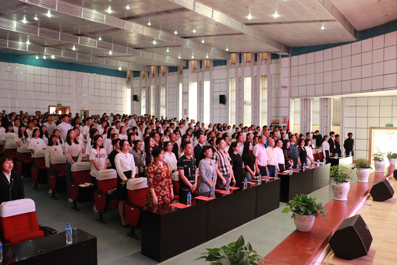 22全体起立,奏唱国歌.png 22全体起立,奏唱国歌.png