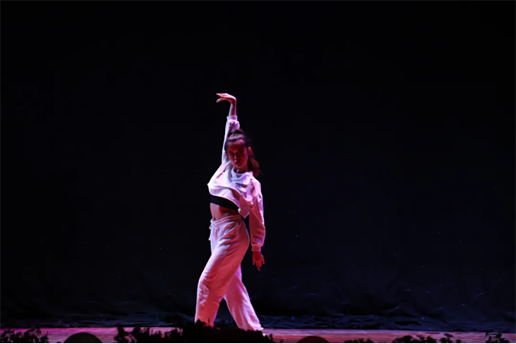 文化艺术学院民族表演艺术19级“正青春、不负遇见”结业汇演圆满落幕592.png 文化艺术学院民族表演艺术19级“正青春、不负遇见”结业汇演圆满落幕592.png