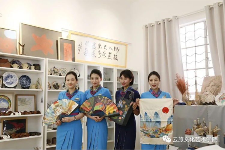 文化艺术学院与昆明航空客(1)873.png 文化艺术学院与昆明航空客(1)873.png