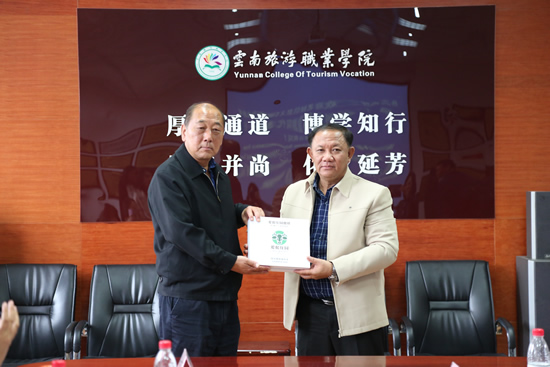 0Y8A4521.JPG 0Y8A4521.JPG